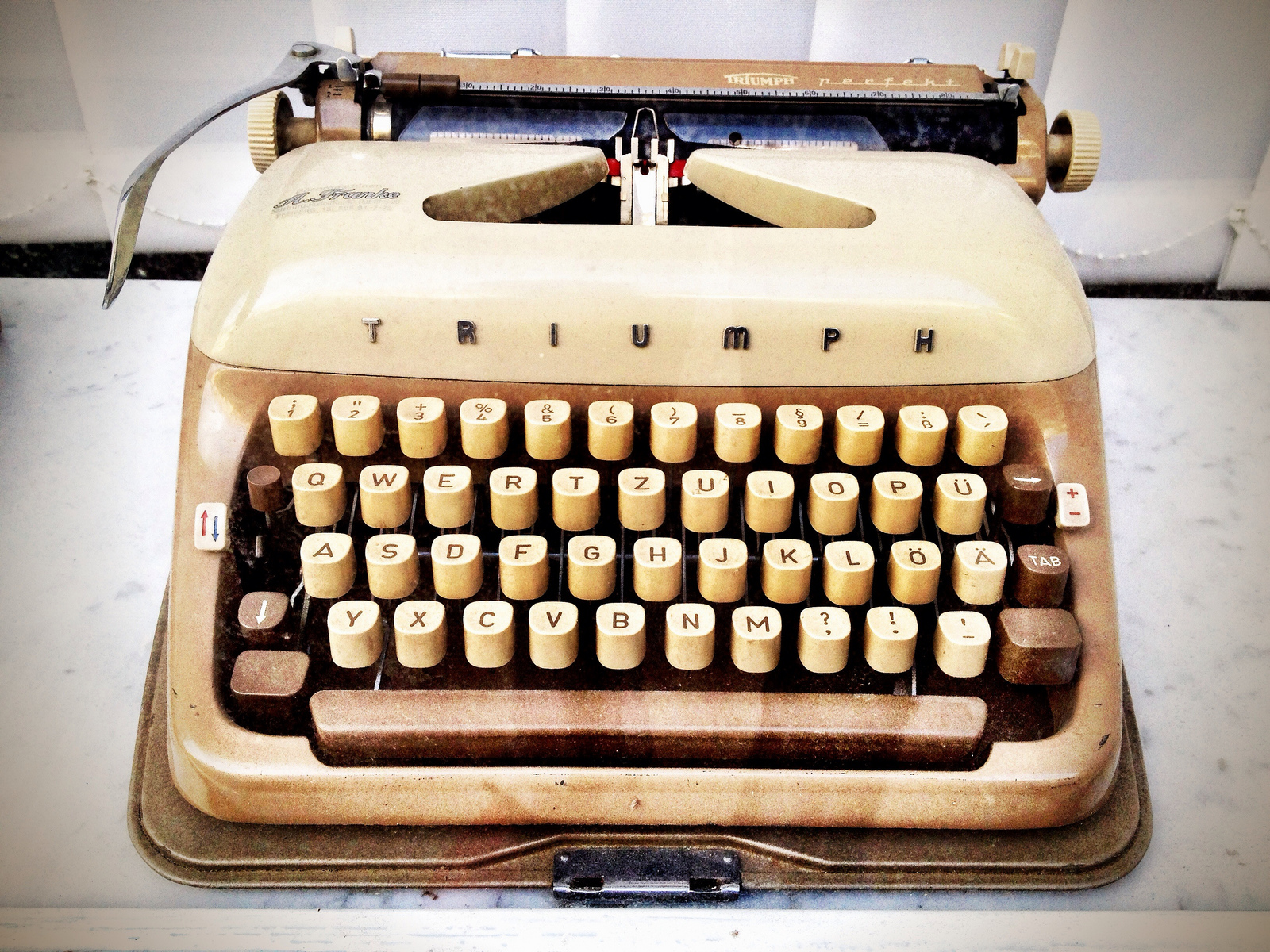 Schreibmaschine by davidroethler